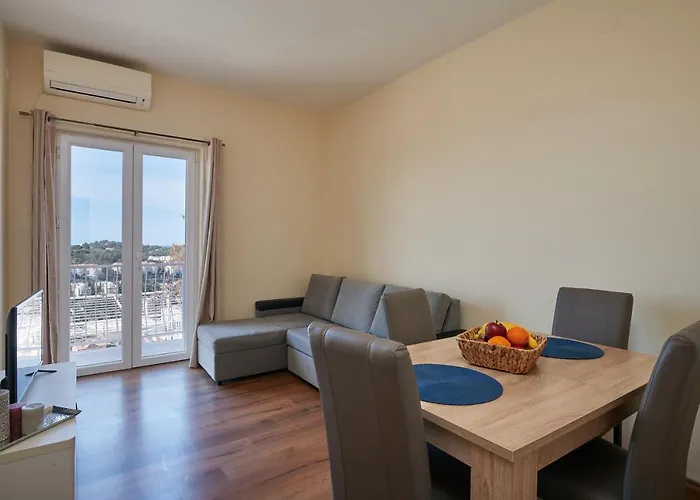 Διαμέρισμα View *